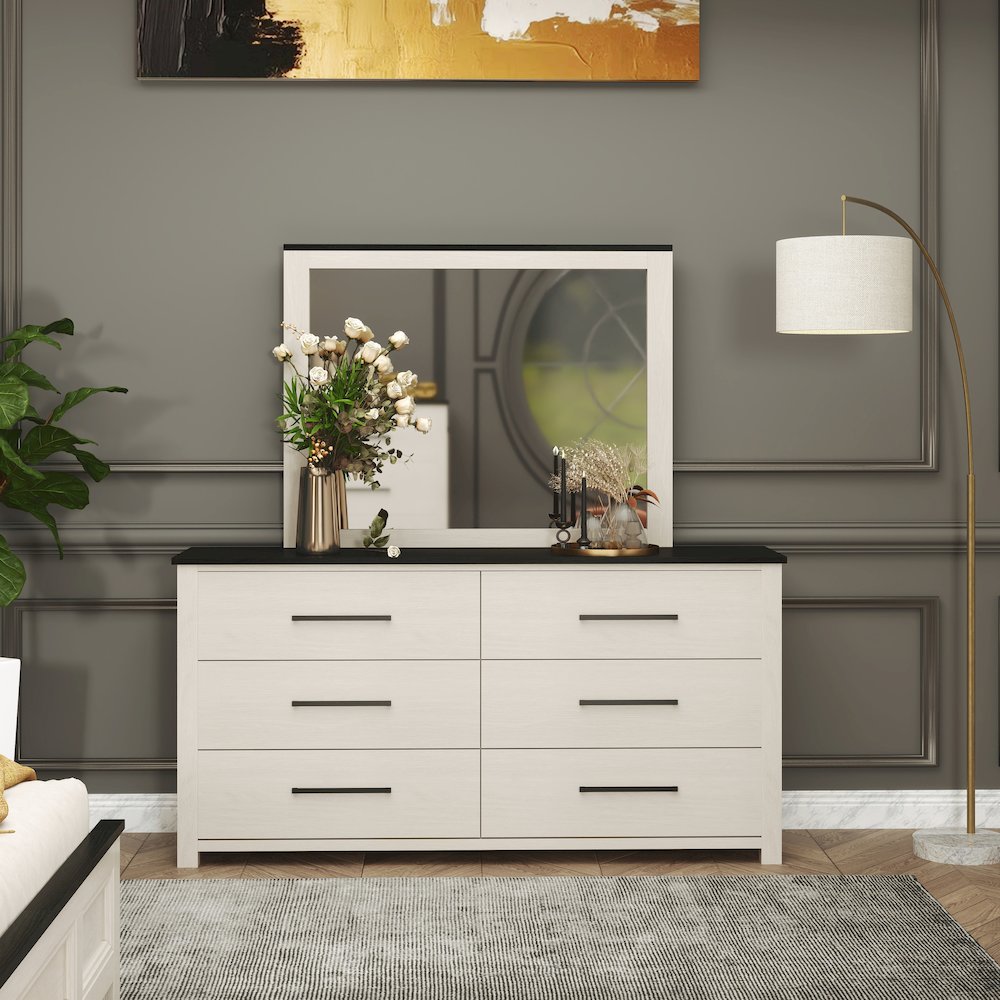 Realynn 4-Pc Bedroom Set, King Panel Bed, Dresser, Mirror, Nightstand. Picture 8