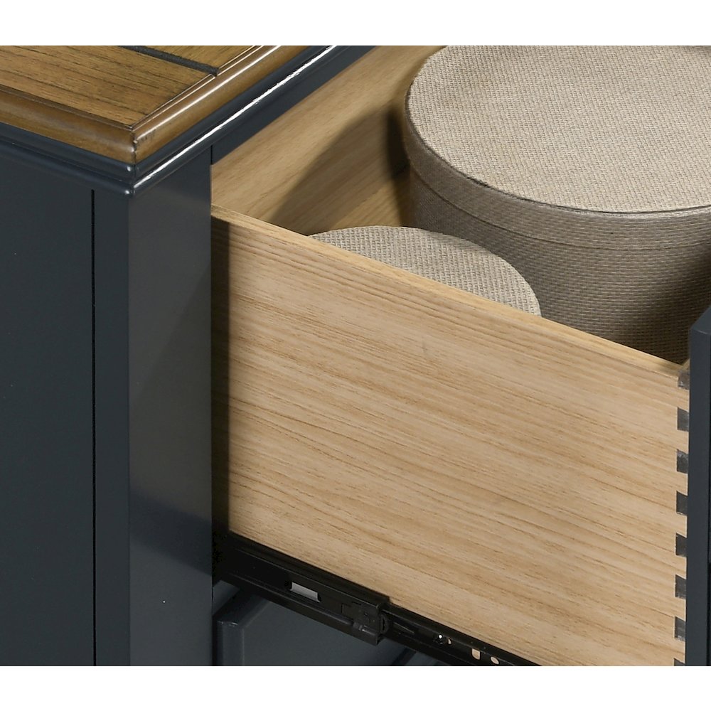 Clelane Wood Bedroom Set Panel King Bed and 2 Nightstands. Picture 8