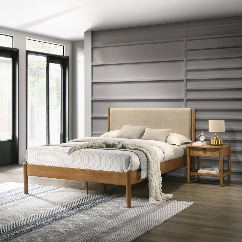 Vichy 2-Pc Rubberwood Bedroom Set, Platform Bed with Nightstand, Queen. Picture 2