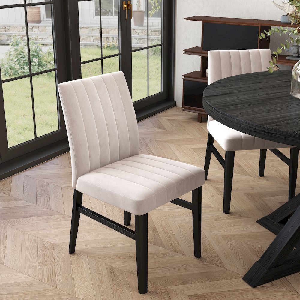 Walton 5-Piece Round Cross-Buck Table with 4 Side Chairs. Picture 9