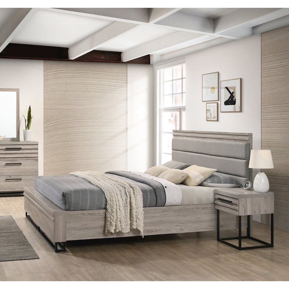 3-Piece Wood Bedroom Set, Queen Panel Bed and Two Nightstands, Weathered Gray. Picture 4