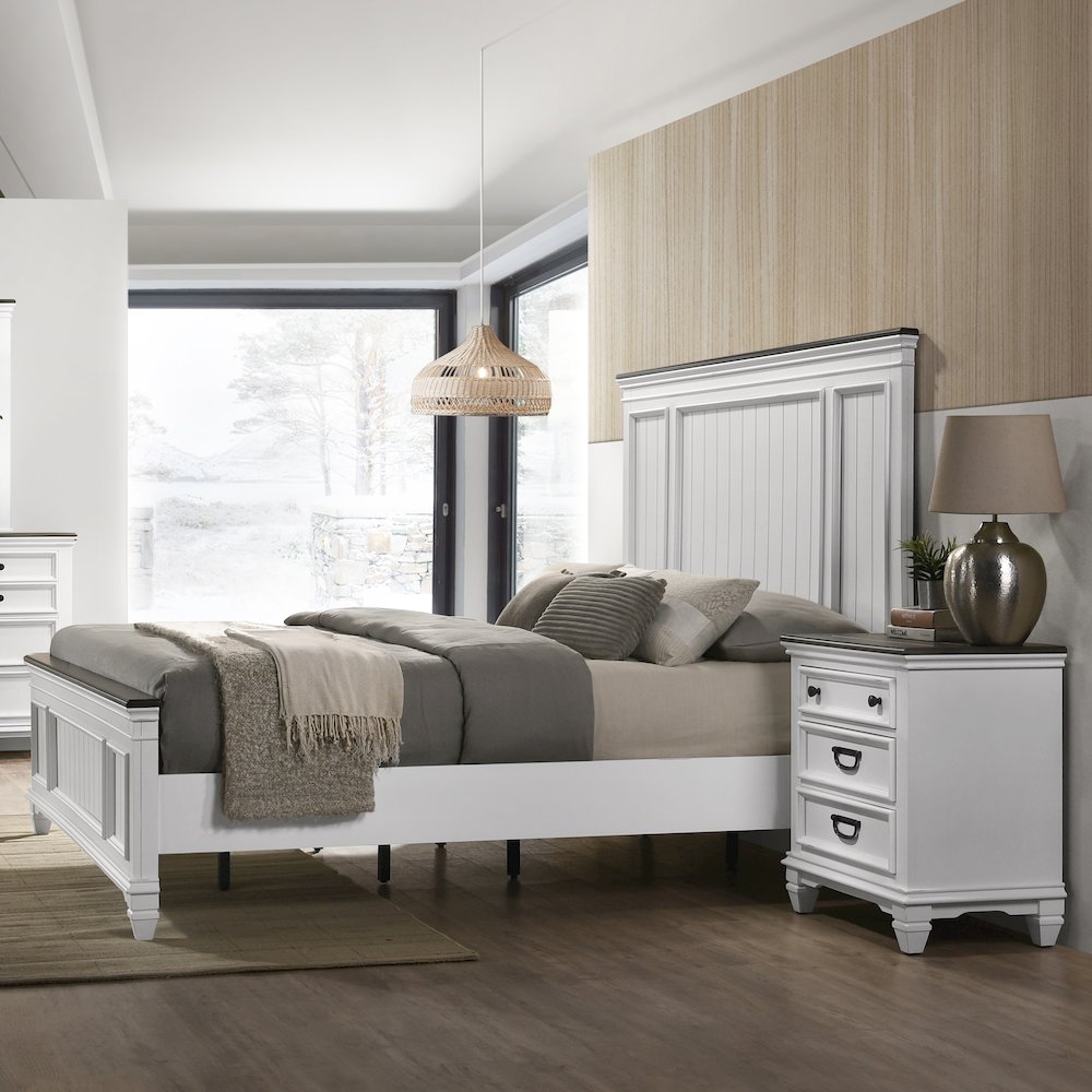 Clelane 3-Piece Wood Bedroom Set, King Bed and 2 Nightstands, Weathered White. Picture 3