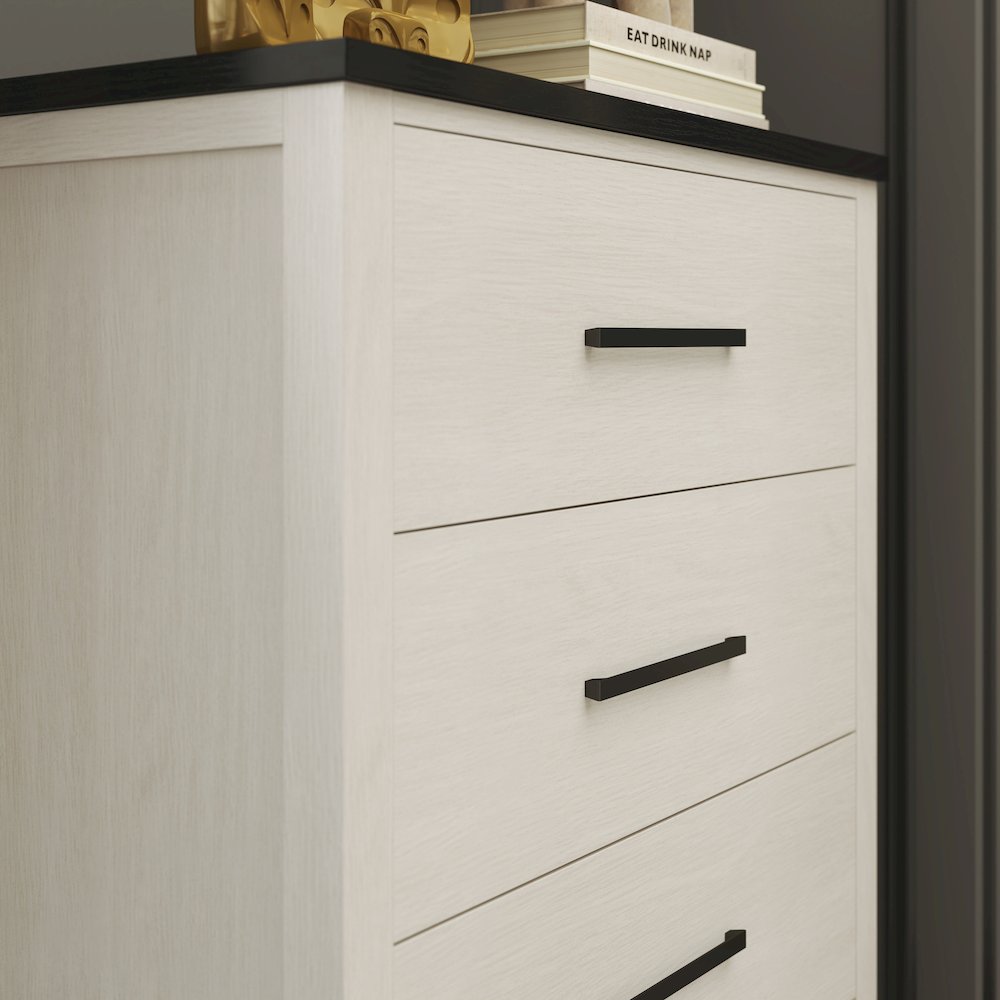 Realynn 4-Drawer Bedroom Chest, Off-White Finish. Picture 5
