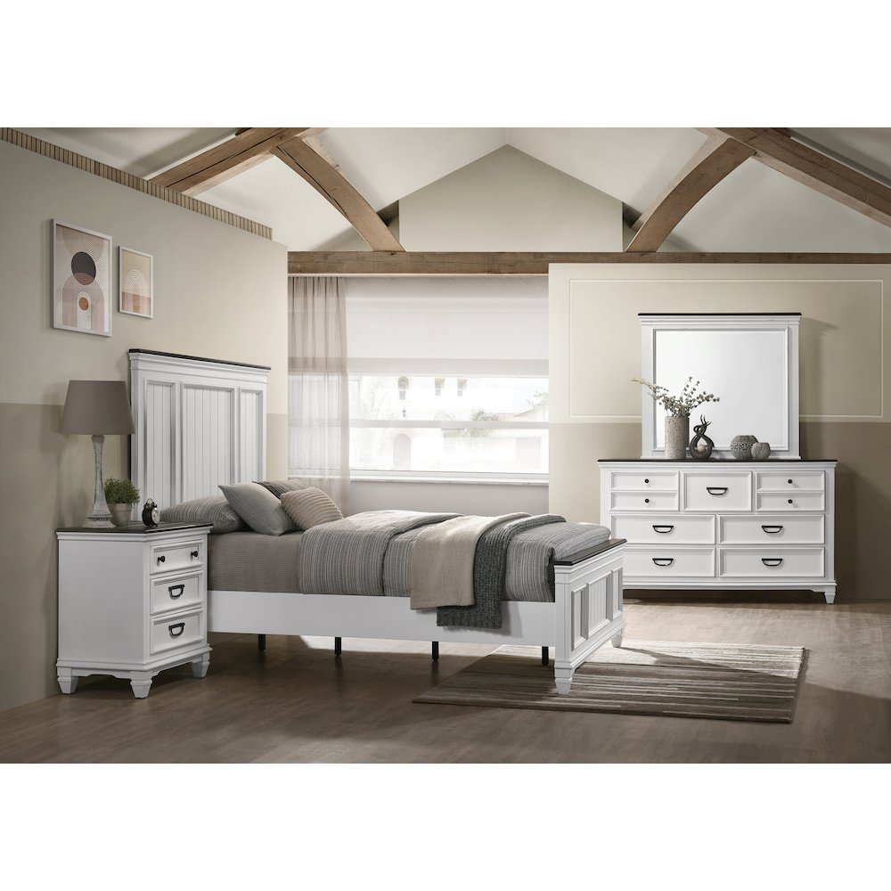 Clelane Wood Bedroom Set Panel Queen Bed, Dresser, Mirror, 2 Nightstands, Chest. Picture 3
