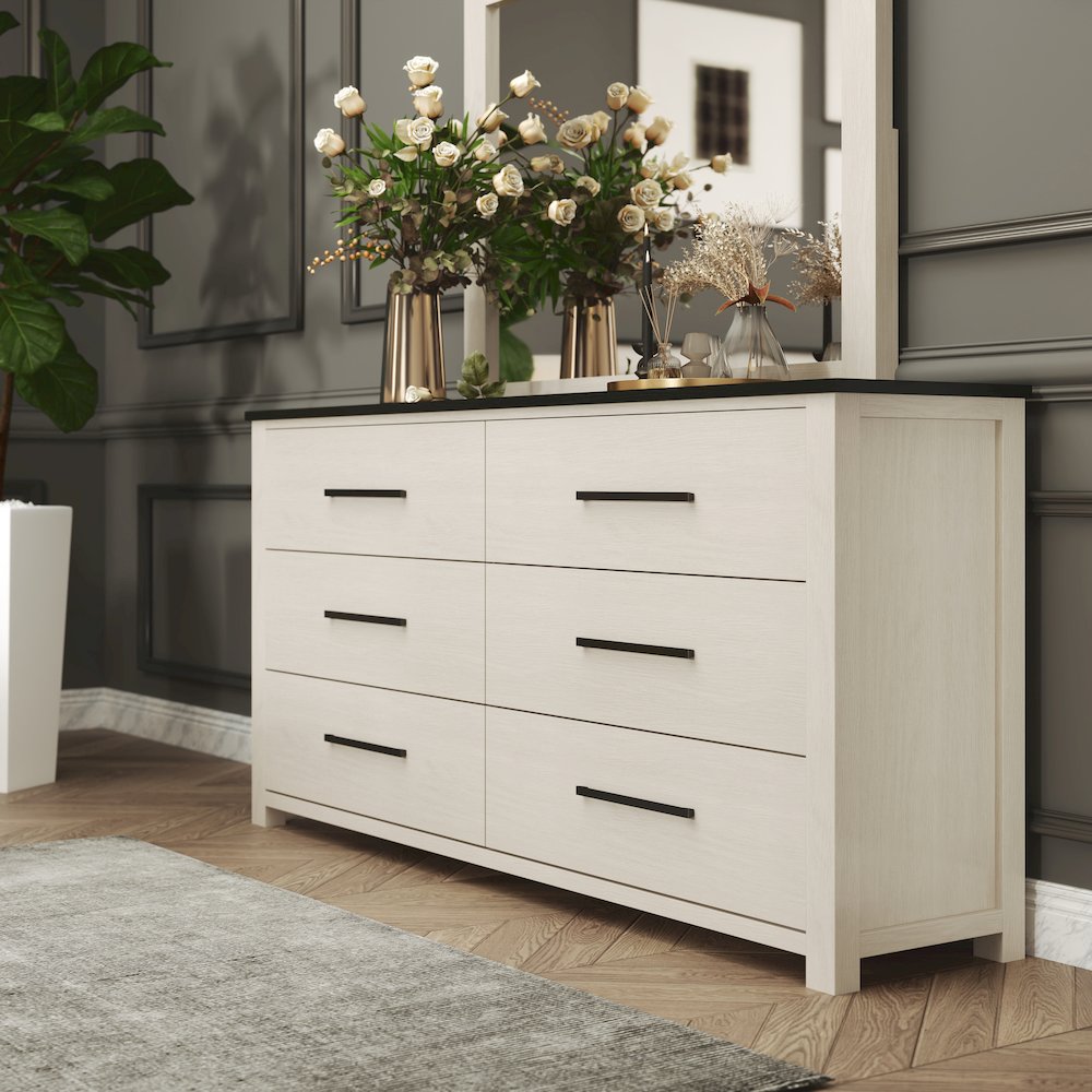 Realynn 4-Pc Bedroom Set, King Panel Bed, Dresser, Mirror, Nightstand. Picture 9