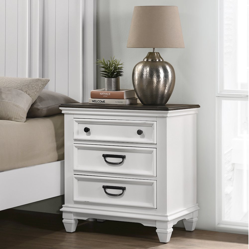Clelane Wood Bedroom Set Panel King Bed, Dresser, Mirror, Nightstand, Chest. Picture 8