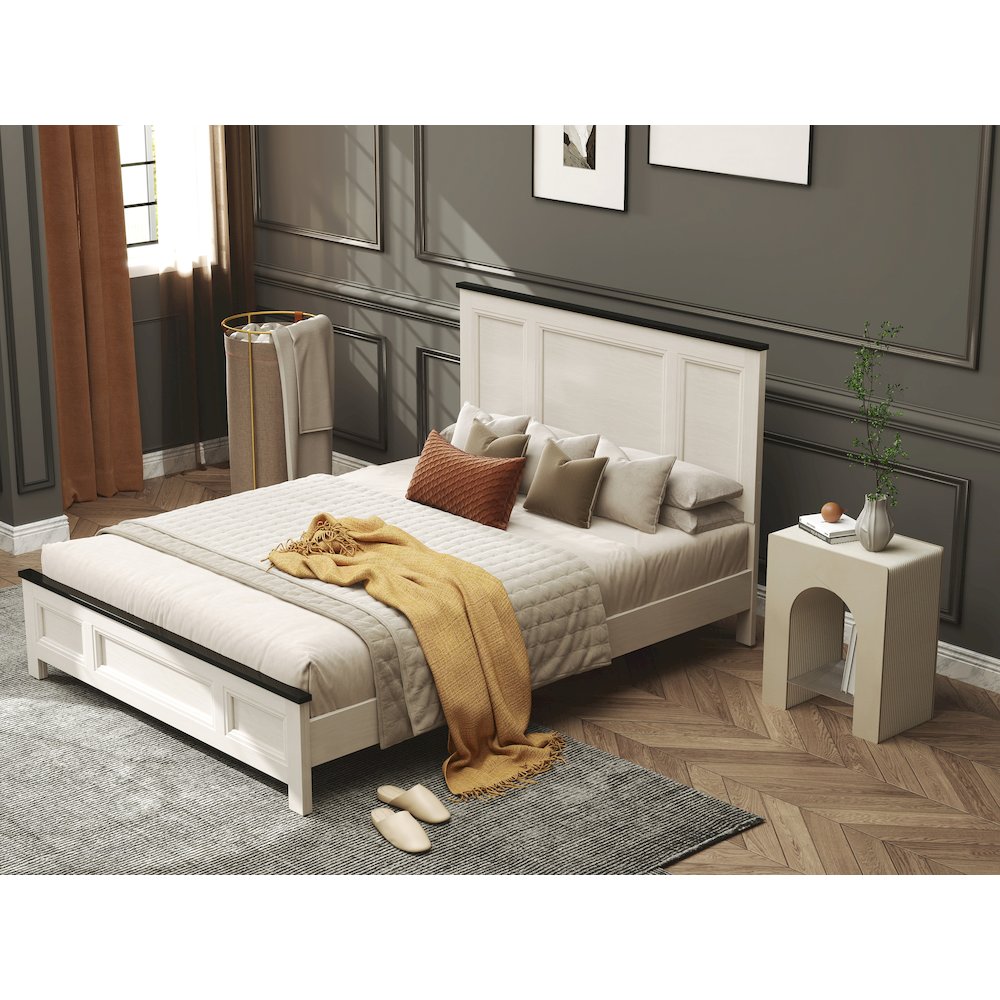 Realynn Panel Bed, Off-White Finish, Queen. Picture 4