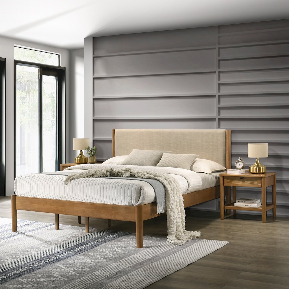 Vichy 6-Piece Rubberwood Bedroom Set, King. Picture 4