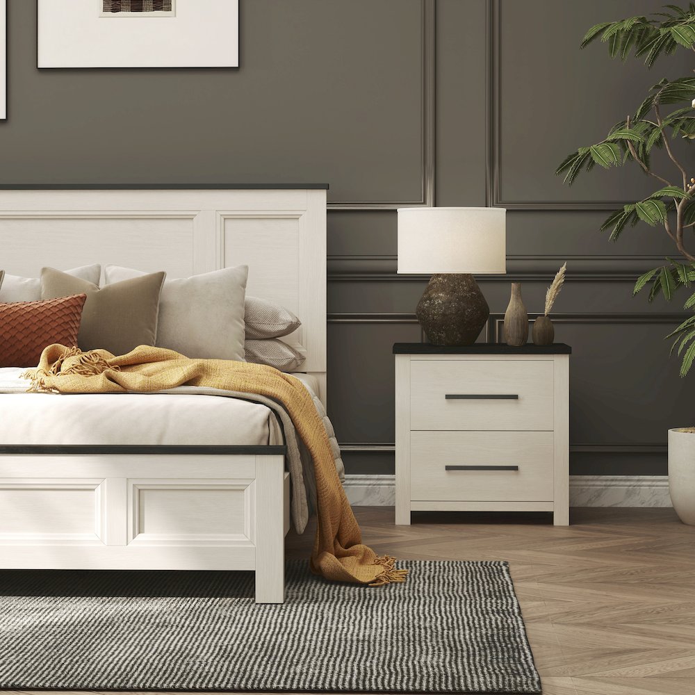 Realynn 5-Pc Bedroom Set, King Panel Bed, Dresser, Mirror, Chest, Nightstand. Picture 5