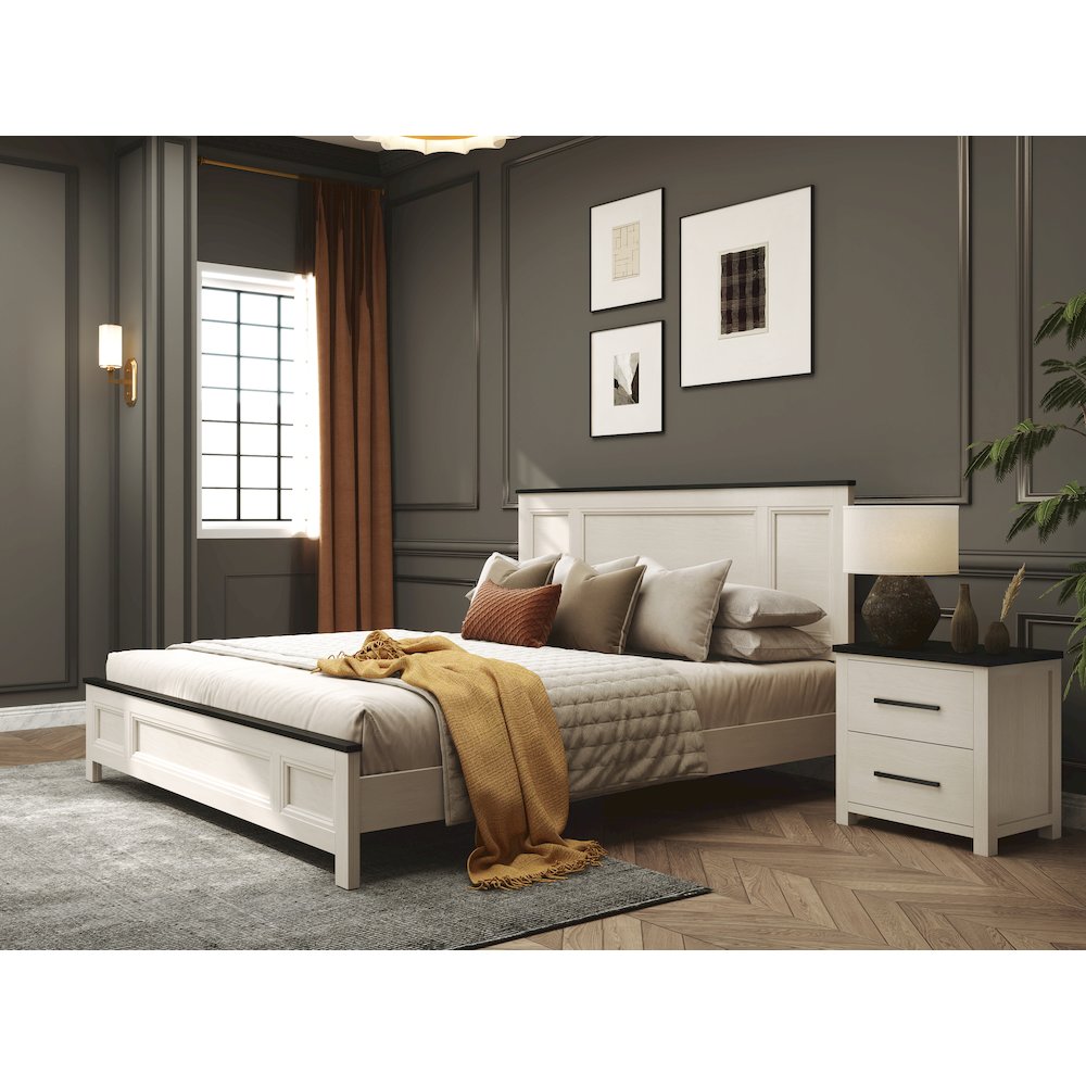 Realynn 3-Pc Bedroom Set, King Panel Bed, 2 Nightstands. Picture 3