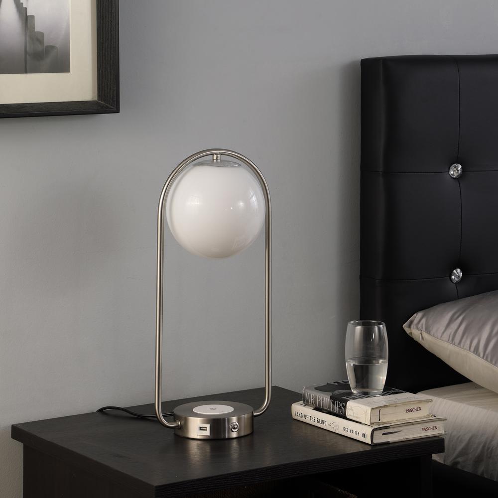 19.25" in NEILSEN RETRO TABLE LAMP W/ CHARGING STATION & USB PORT. Picture 5