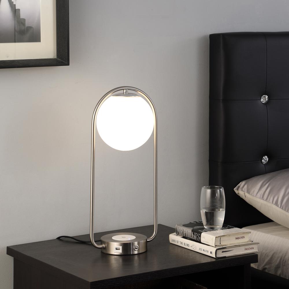 19.25" in NEILSEN RETRO TABLE LAMP W/ CHARGING STATION & USB PORT. Picture 6