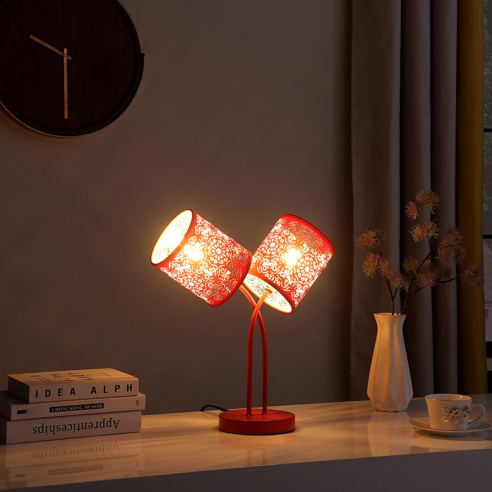 17" In Bohemian Paisley 2-Light Cylinder Red Table Lamp. Picture 4