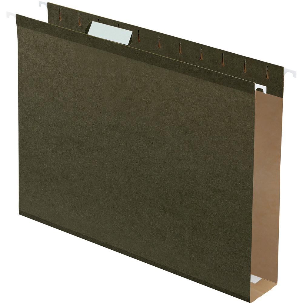 Pendaflex Letter Recycled Hanging Folder - 2" Folder Capacity - 8 1/2" x 11" - Folder - Standard Green - Reinforced, Reinforced Gusset, Acid-free - 10% Recycled - 25 / Box. Picture 1