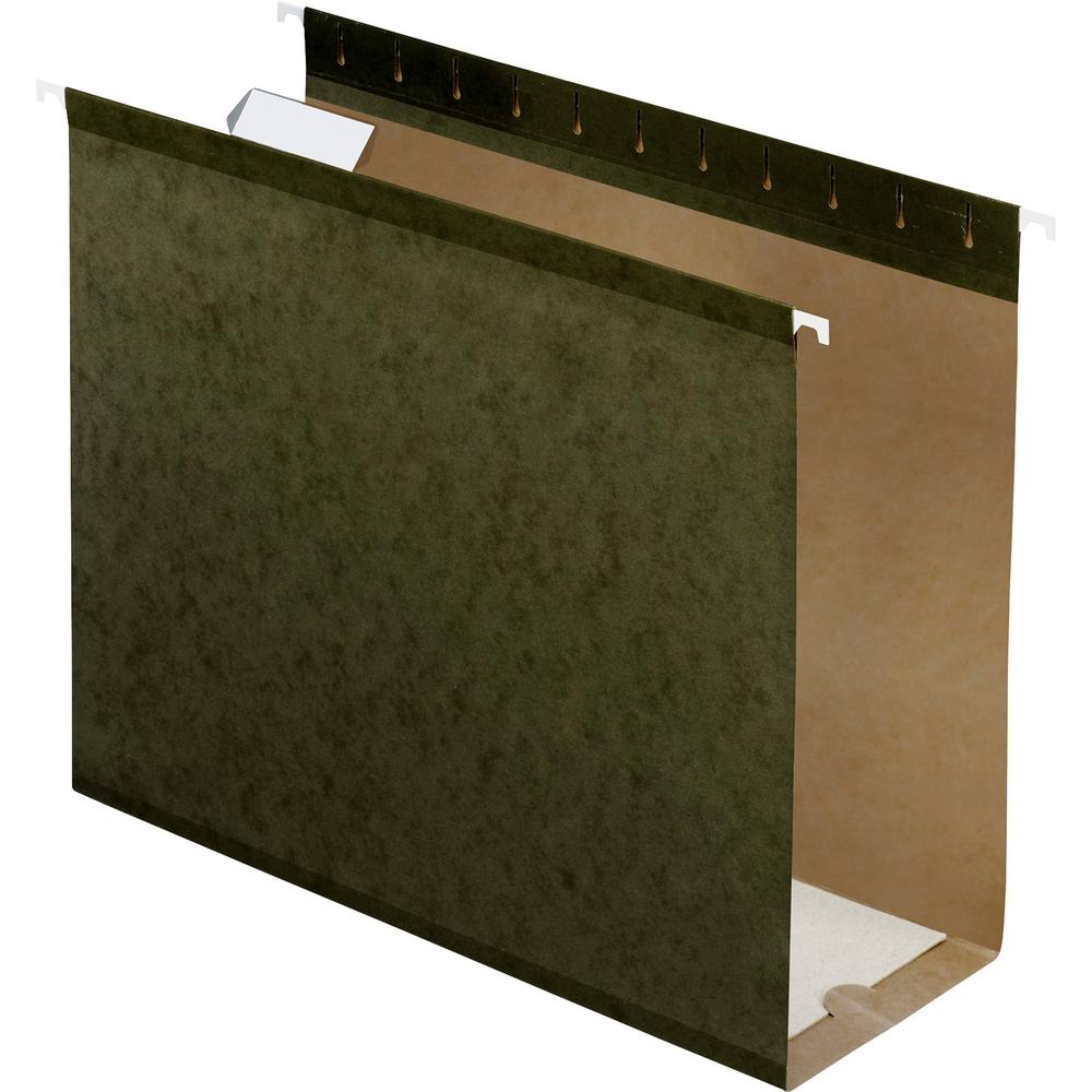 Pendaflex Letter Recycled Hanging Folder - 4" Folder Capacity - 8 1/2" x 11" - Folder - Pressboard - Standard Green - 10% Recycled - 25 / Box. Picture 1