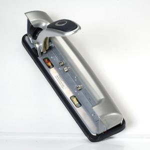 Officemate EZ Lever Adjustable 2-3 Hole Punch - 3 Punch Head(s) - 15 Sheet of 20lb Paper - 9/32" Punch Size - Silver. Picture 5