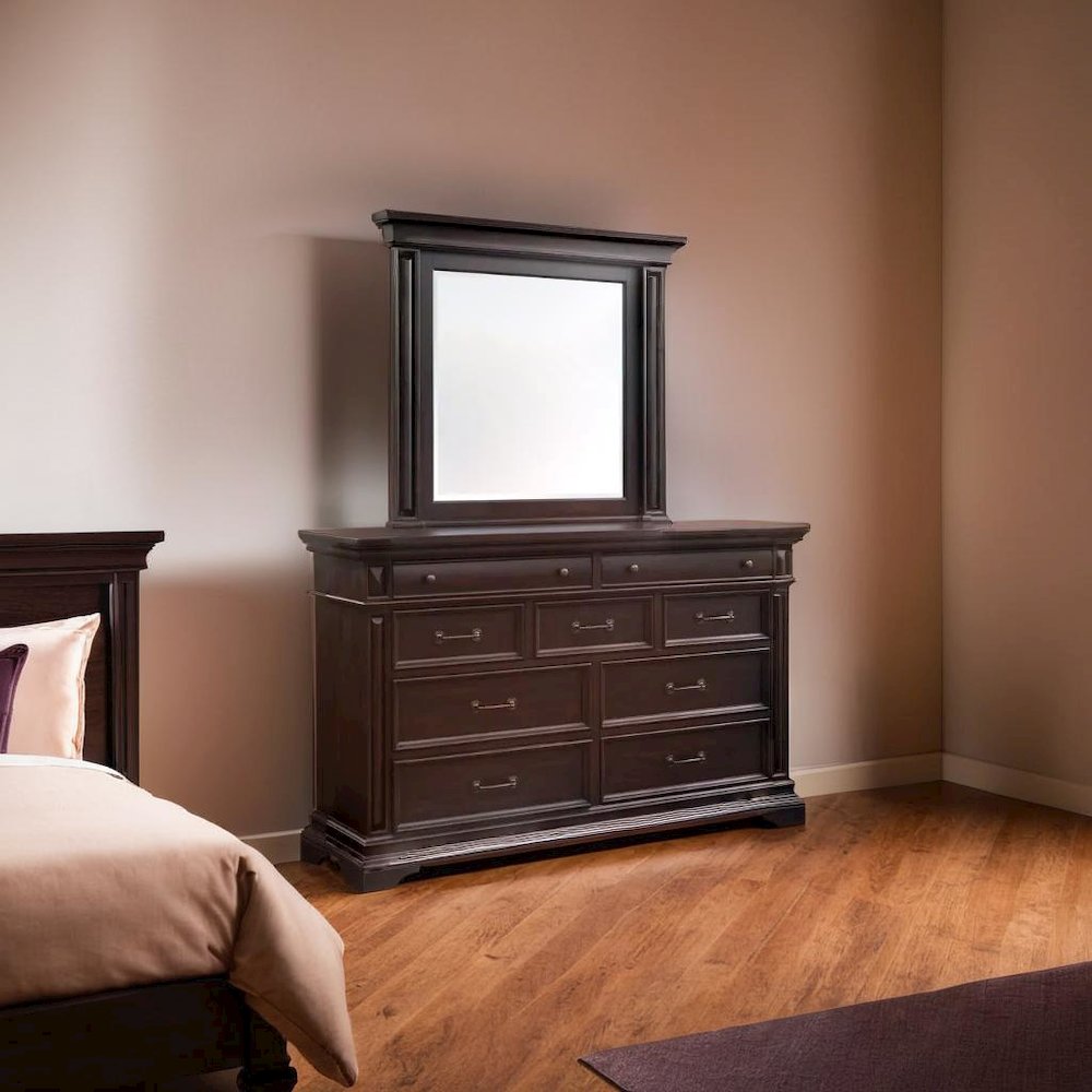 Elegant Framed Brown Mirror for Wall Decor in Contemporary Spaces. Picture 4