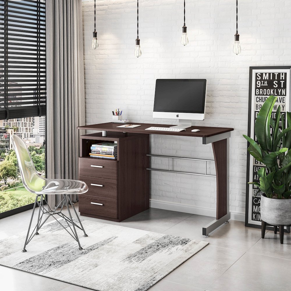 Computer Desk with Ample Storage. Picture 4