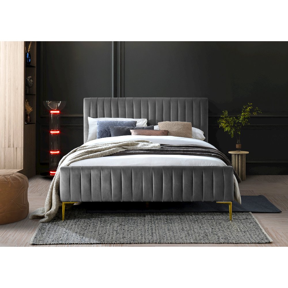 Julia Wood and Fabric Upholstered Queen Platform Bed in Charcoal. Picture 4