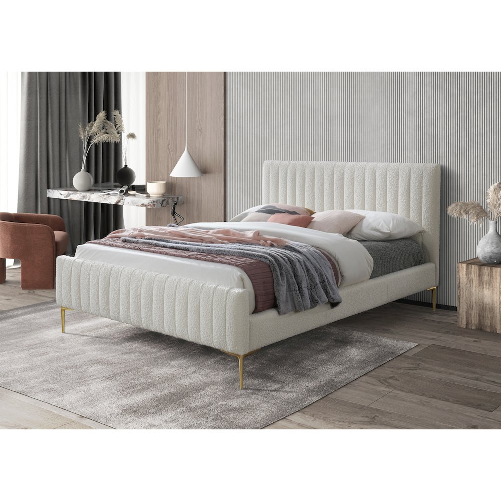 Julia Wood and Fabric Upholstered Queen Platform Bed in White Boucle. Picture 3