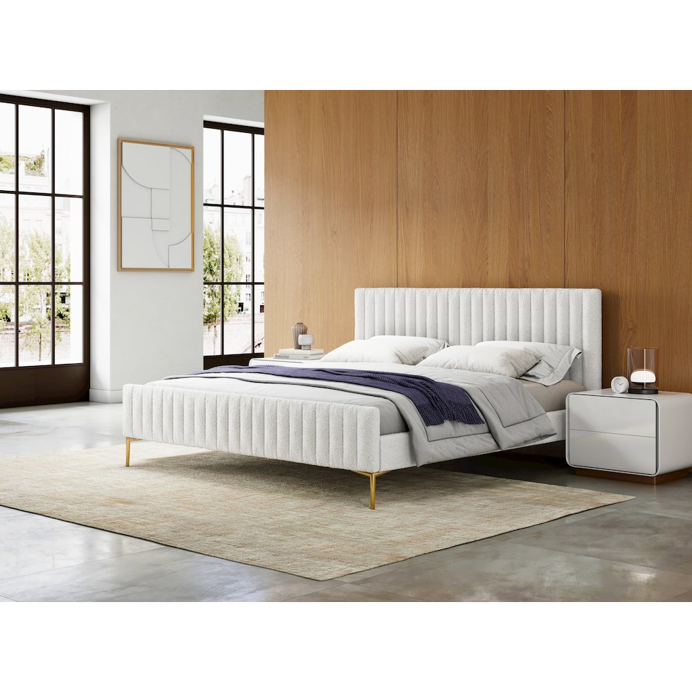 Julia Upholstered Modern Fabric King Platform Bed in White Boucle. Picture 5