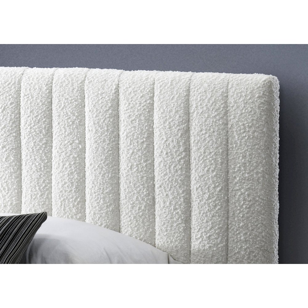 Julia Upholstered Modern Fabric King Platform Bed in White Boucle. Picture 4