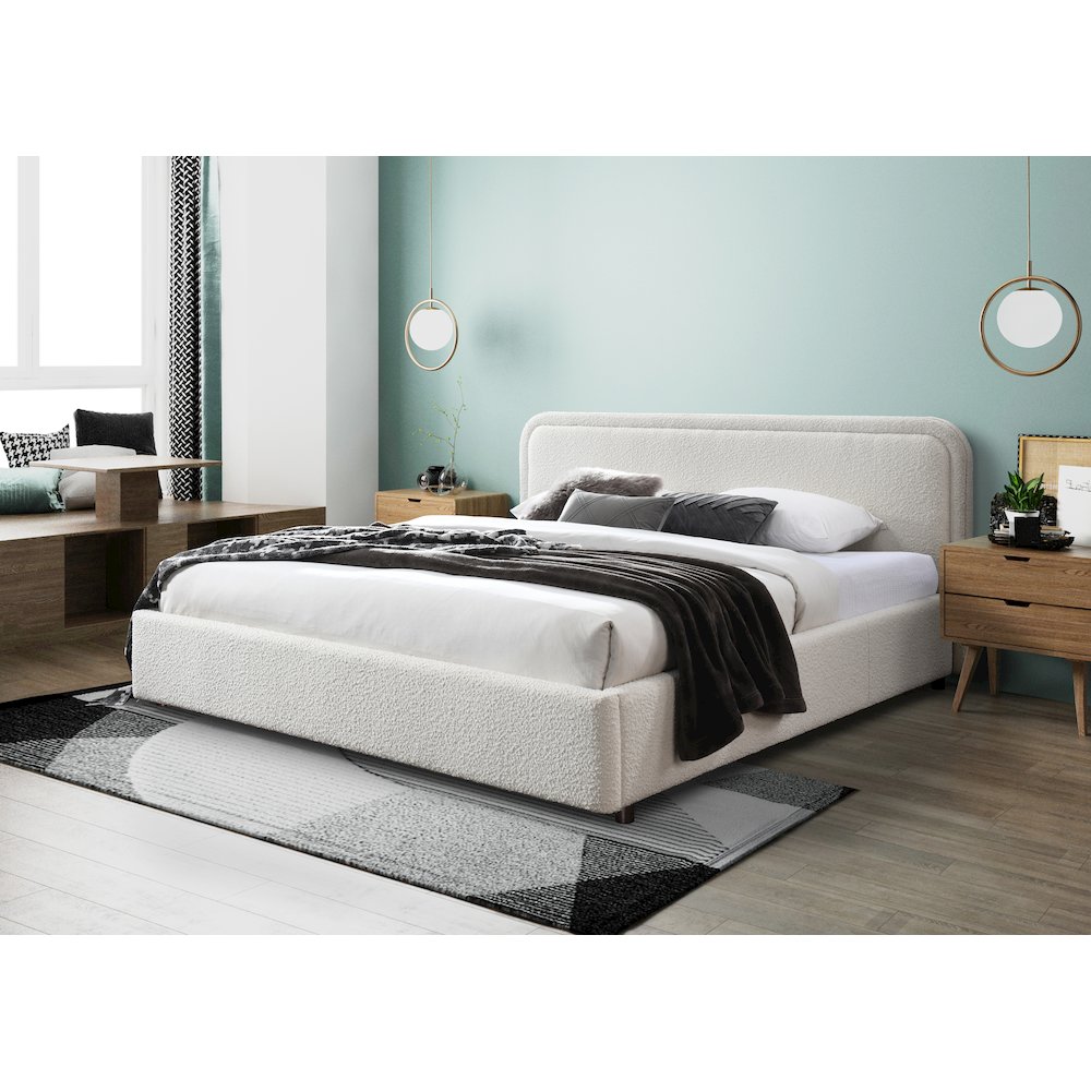 Upholstered Platform King Bed in White Boucle Fabric. Picture 7