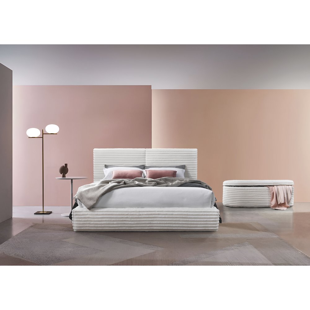 Lucia Fabric Upholstered Platform Queen Bed in White. Picture 7