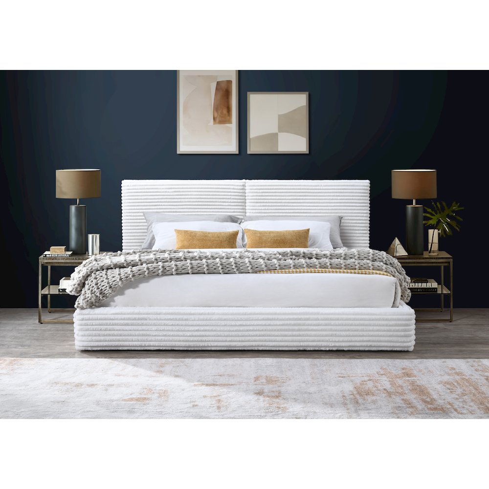 Lucia Fabric Upholstered Platform King Bed in White. Picture 4