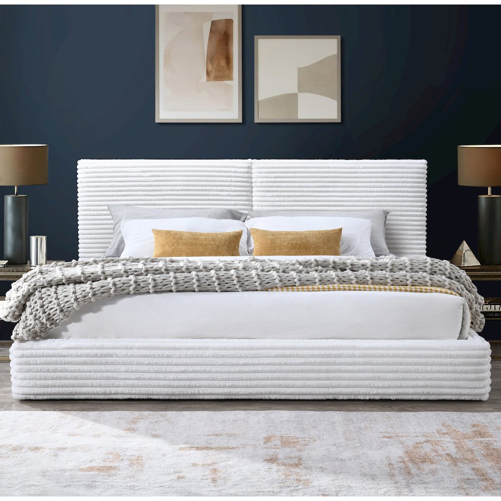 Lucia Fabric Upholstered Platform King Bed in White. Picture 5