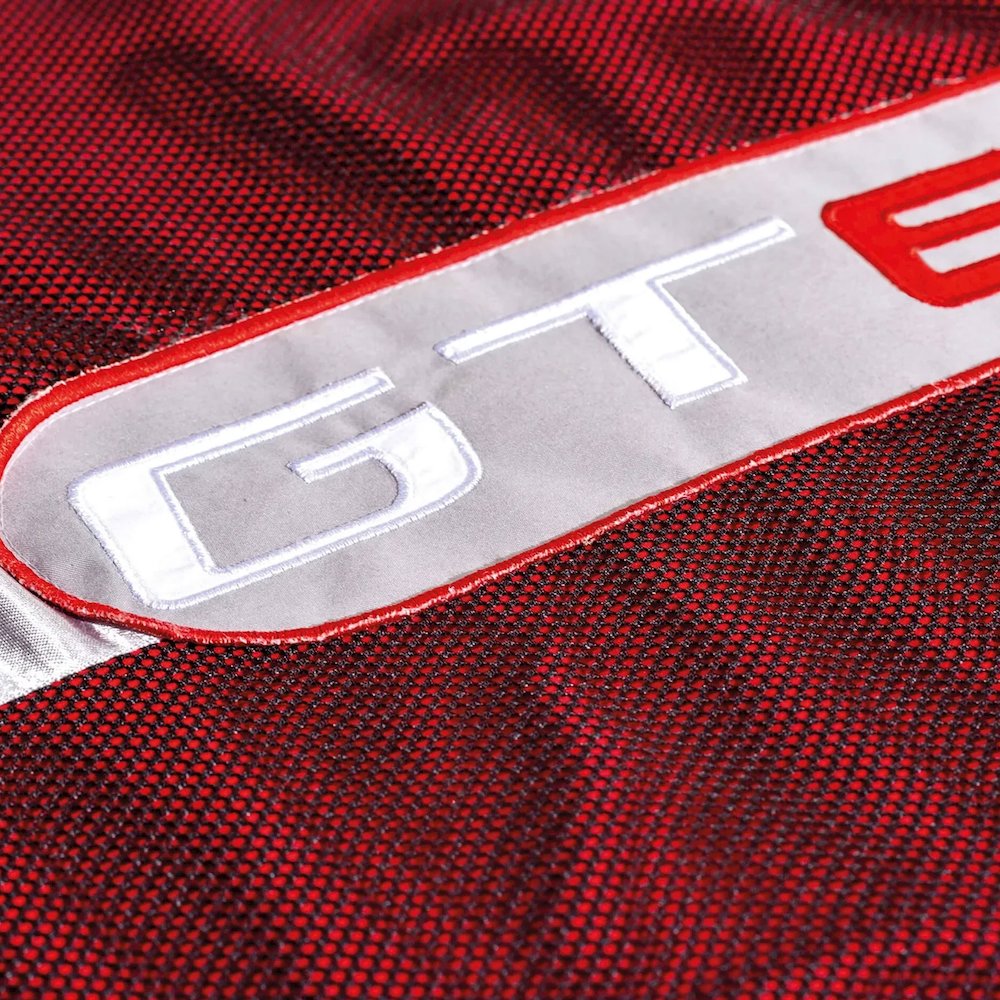 GTS Twin Size Comforter with Patchwork and Mesh Details. Picture 3