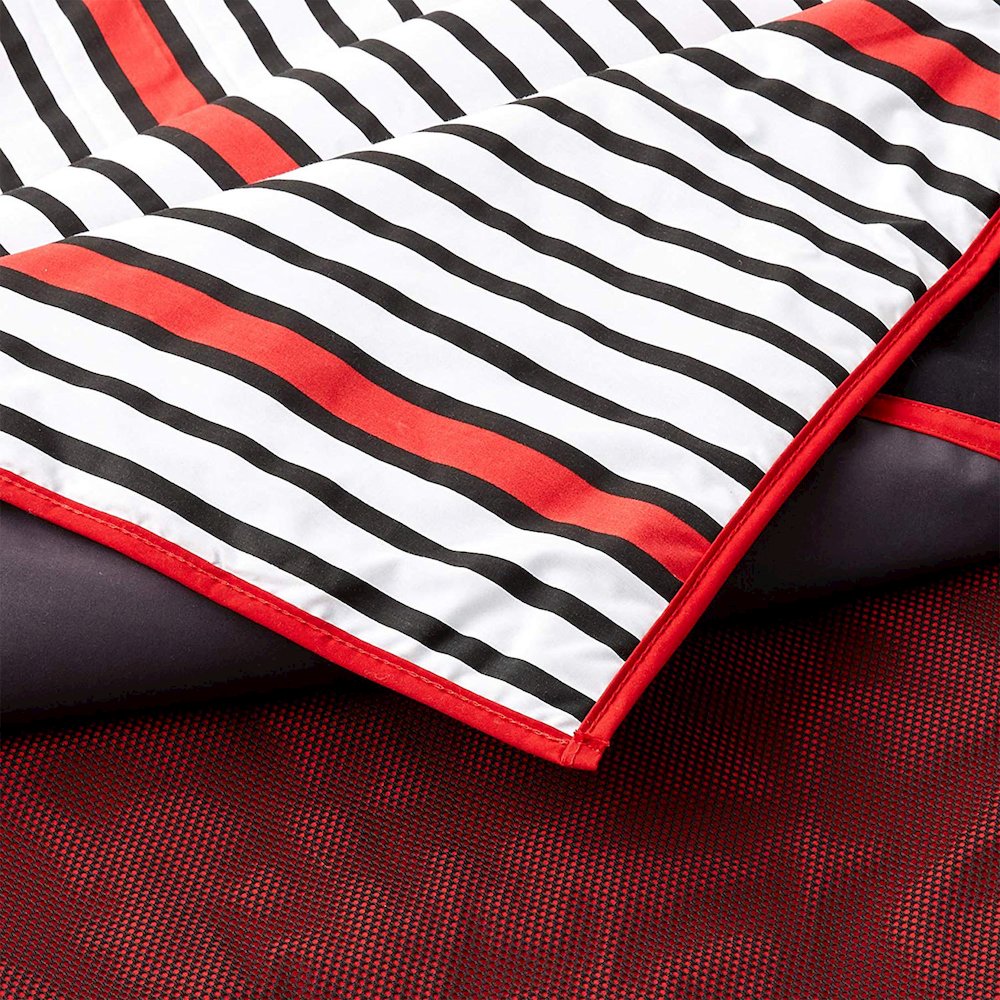 GTS Twin Size Comforter with Patchwork and Mesh Details. Picture 4