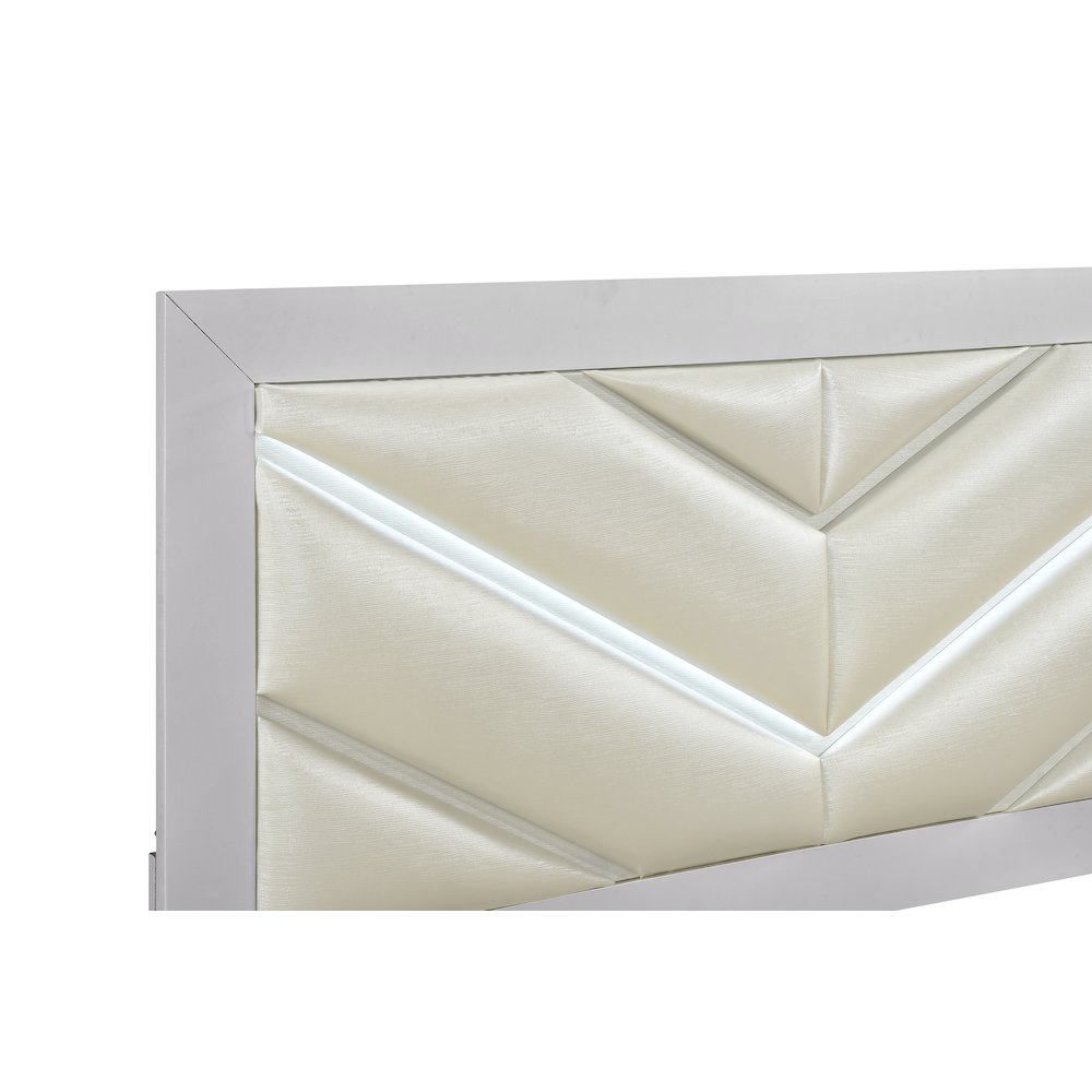 Glory Furniture Moreland Full Bed, Sparkling White. Picture 2