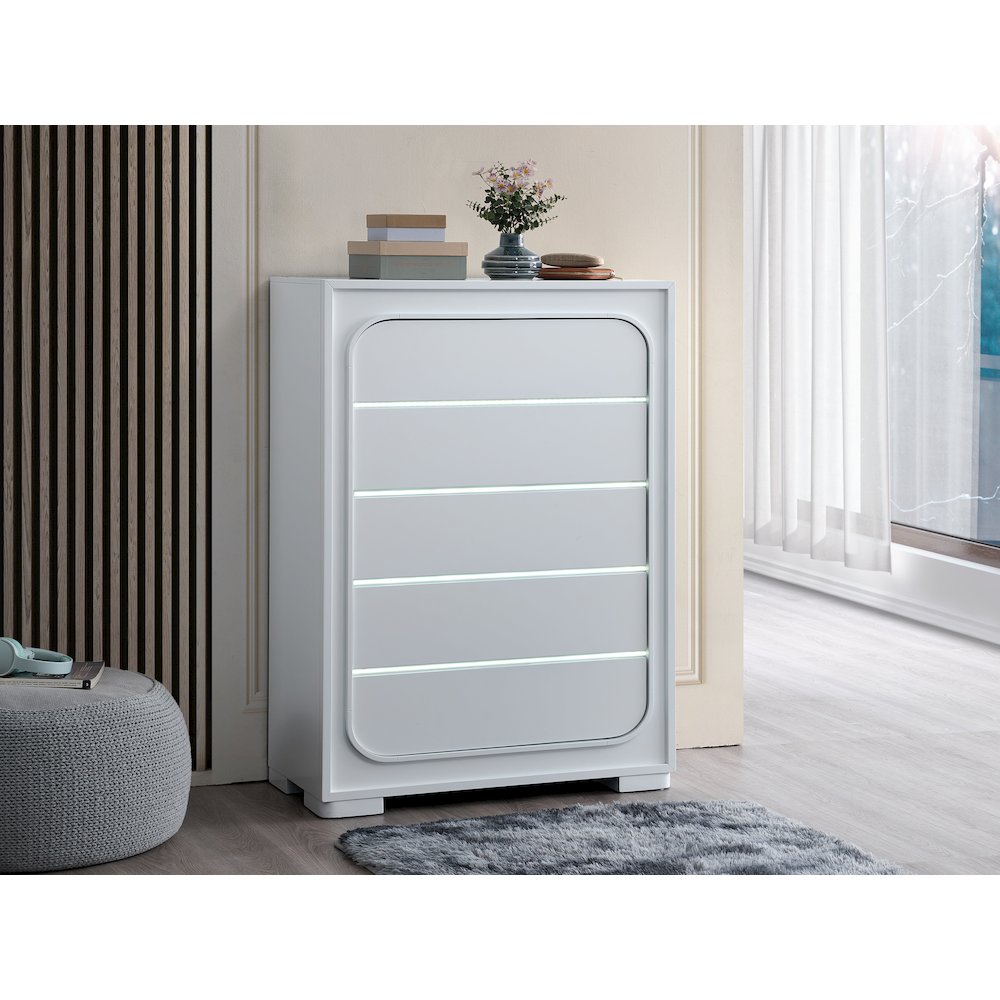 Glory Furniture Milan Chest, White. Picture 3