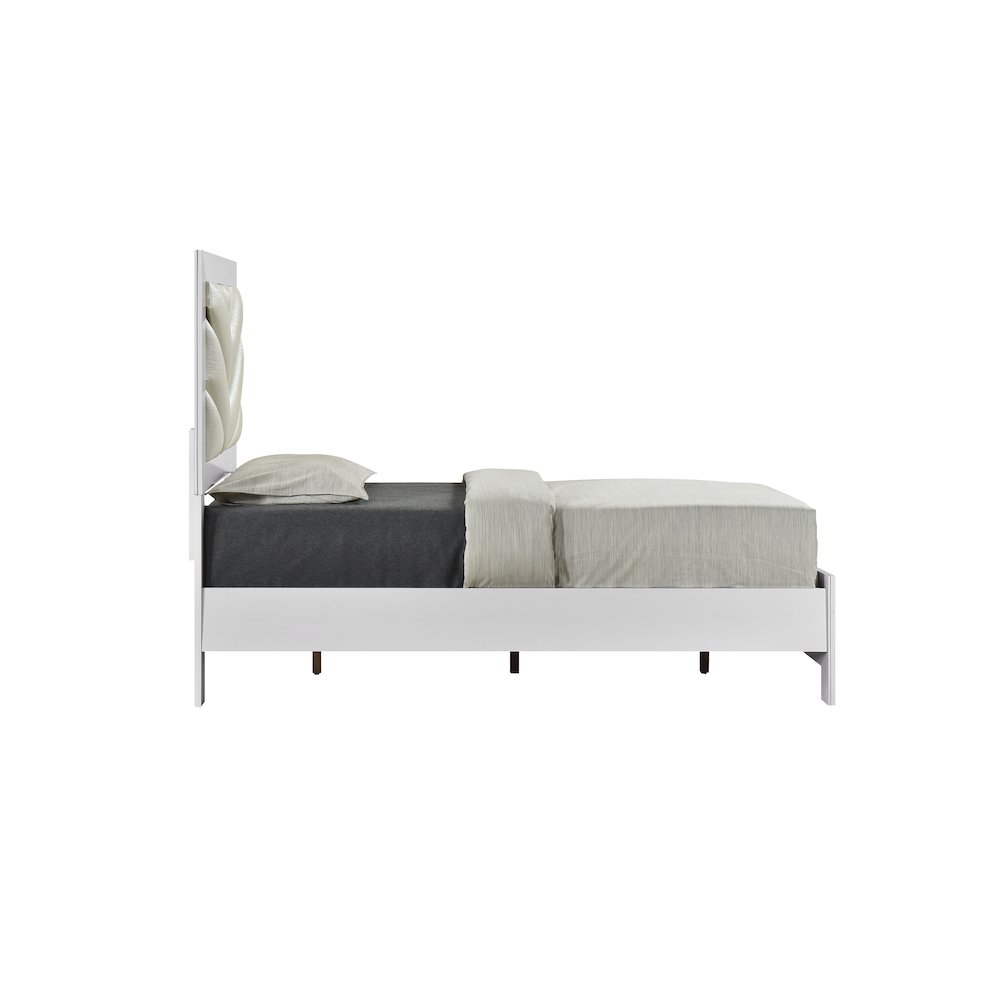 Glory Furniture Moreland Twin Bed, Sparkling White. Picture 4