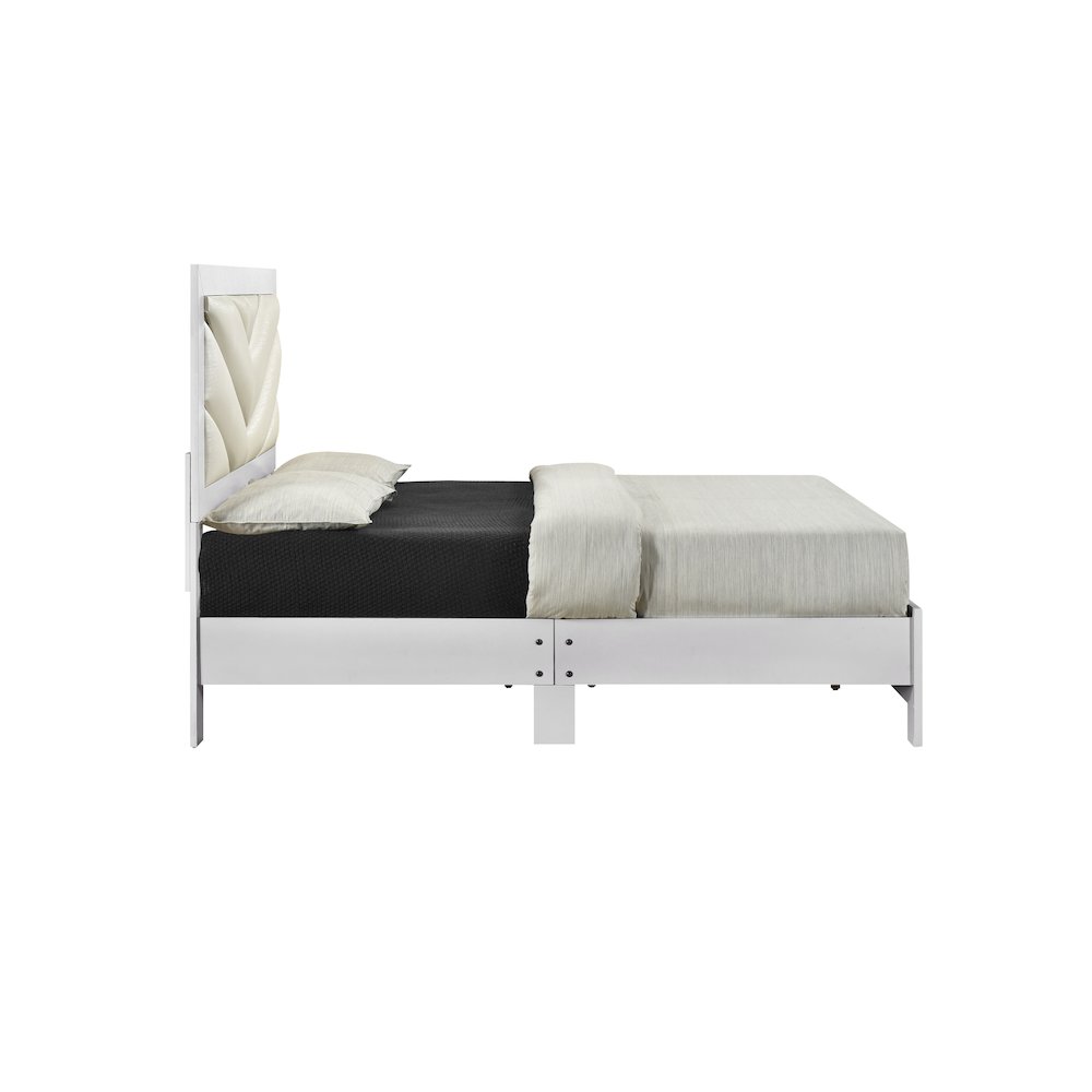 Glory Furniture Moreland King Bed, Sparkling White. Picture 4
