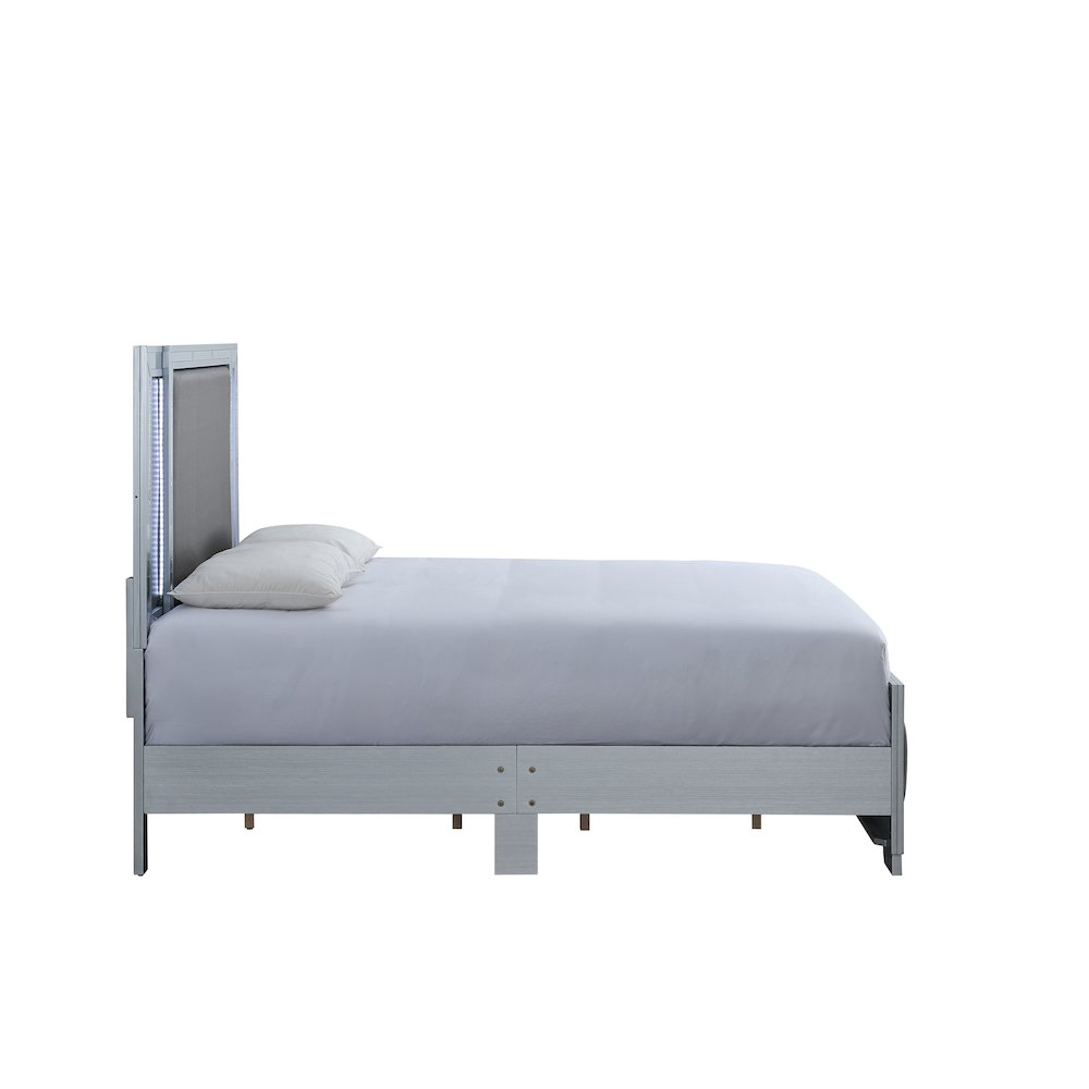 Glory Furniture Murry Queen Bed, Silver Color. Picture 6