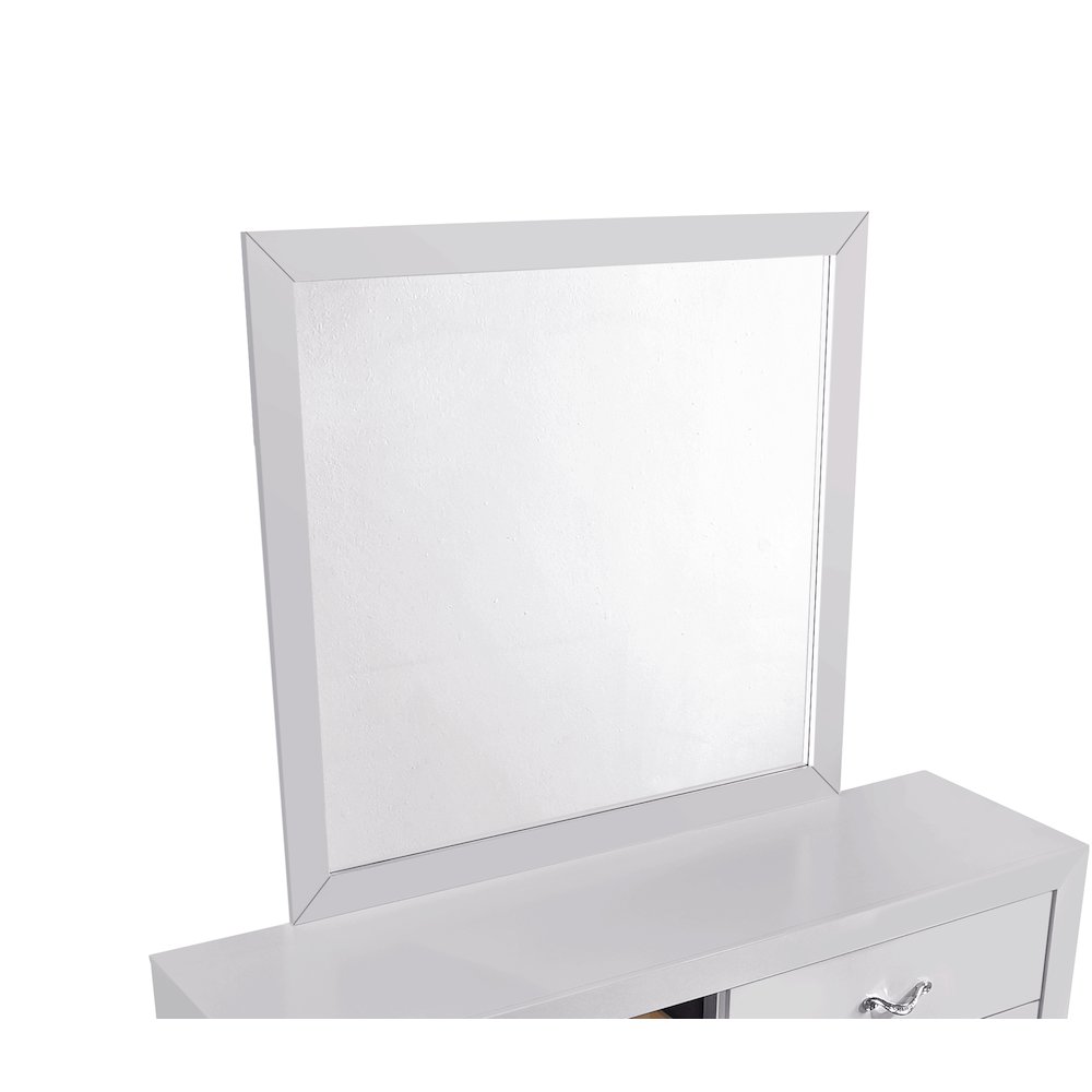 Glory Furniture Moreland Mirror, Sparkling White. Picture 4