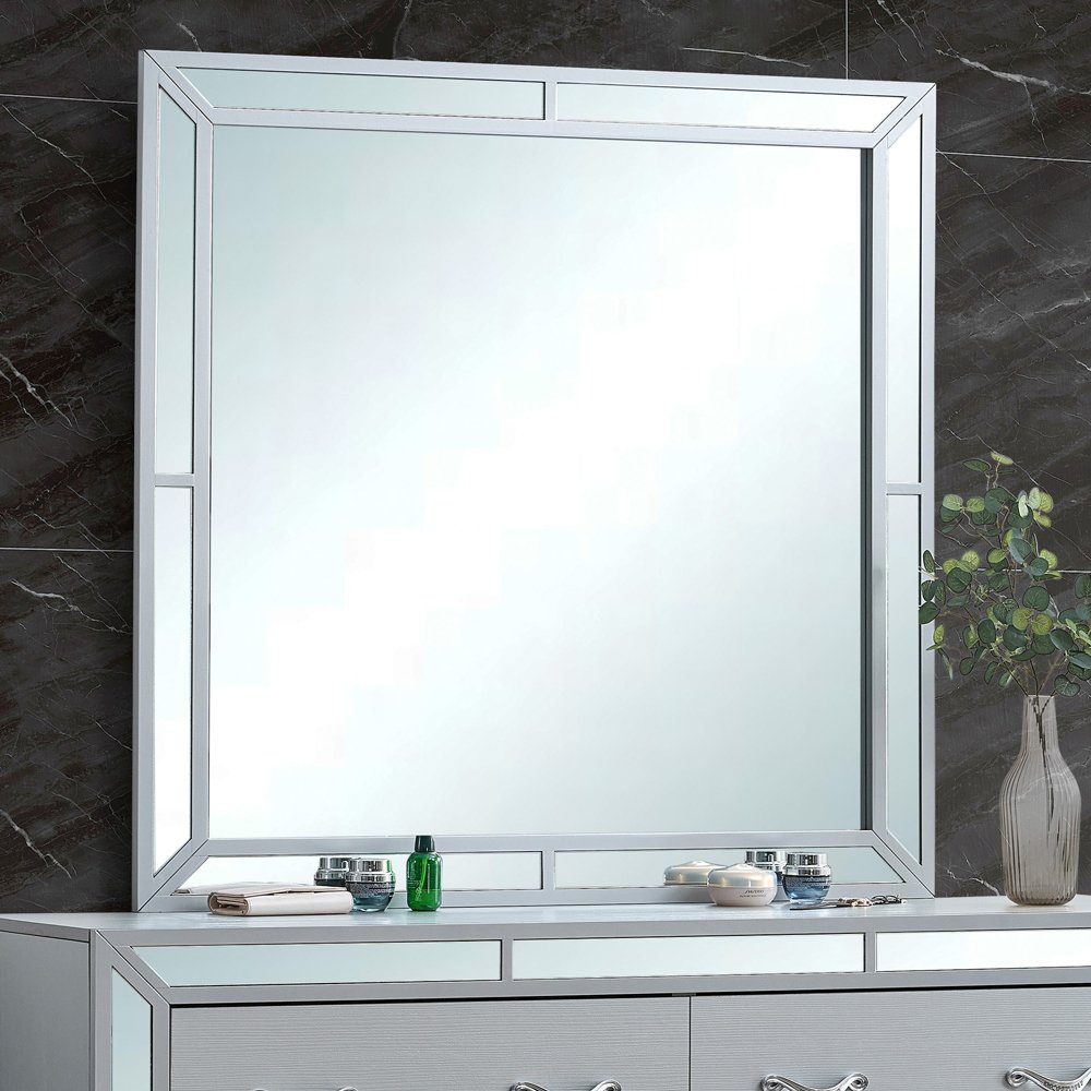 Glory Furniture Murry Mirror, Silver Color. Picture 6