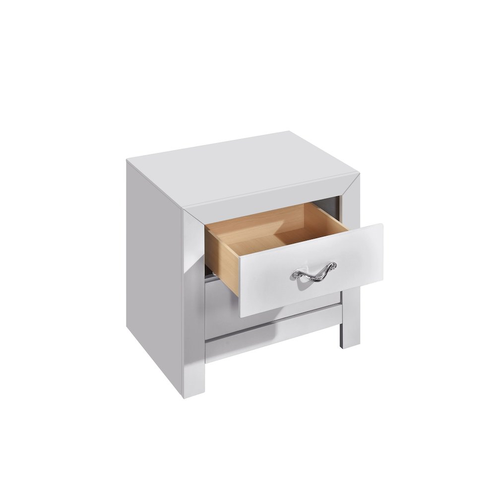 Glory Furniture Moreland Nightstand, Sparkling White. Picture 4