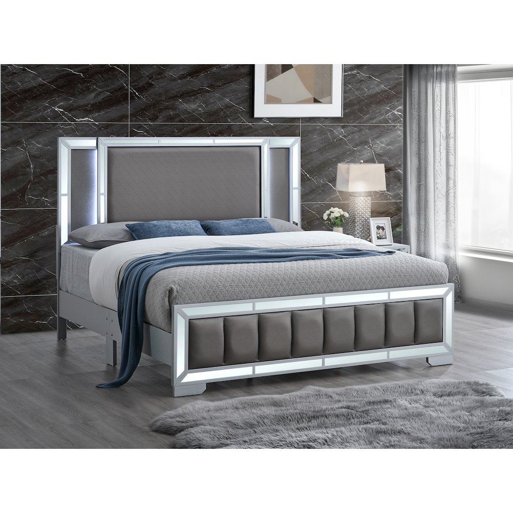 Glory Furniture Murry Full Bed, Silver Color. Picture 4