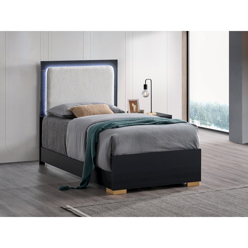 Glory Furniture Steeler Twin Bed, Black/Gold. Picture 6