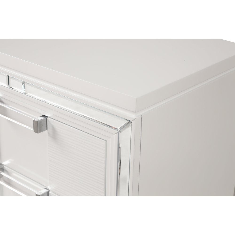 Glory Furniture Genoa Chest, Sparkling White. Picture 10