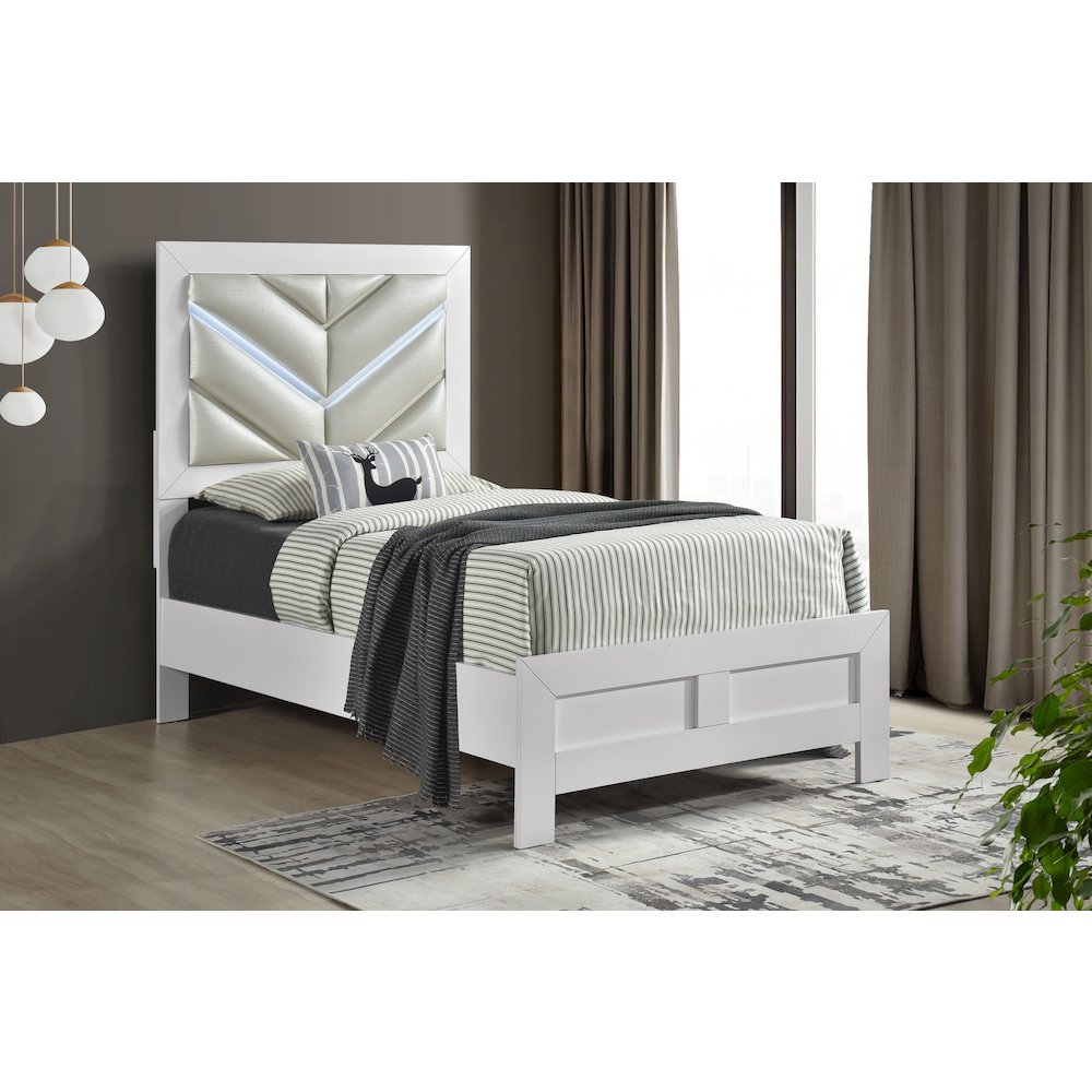 Glory Furniture Moreland Twin Bed, Sparkling White. Picture 6