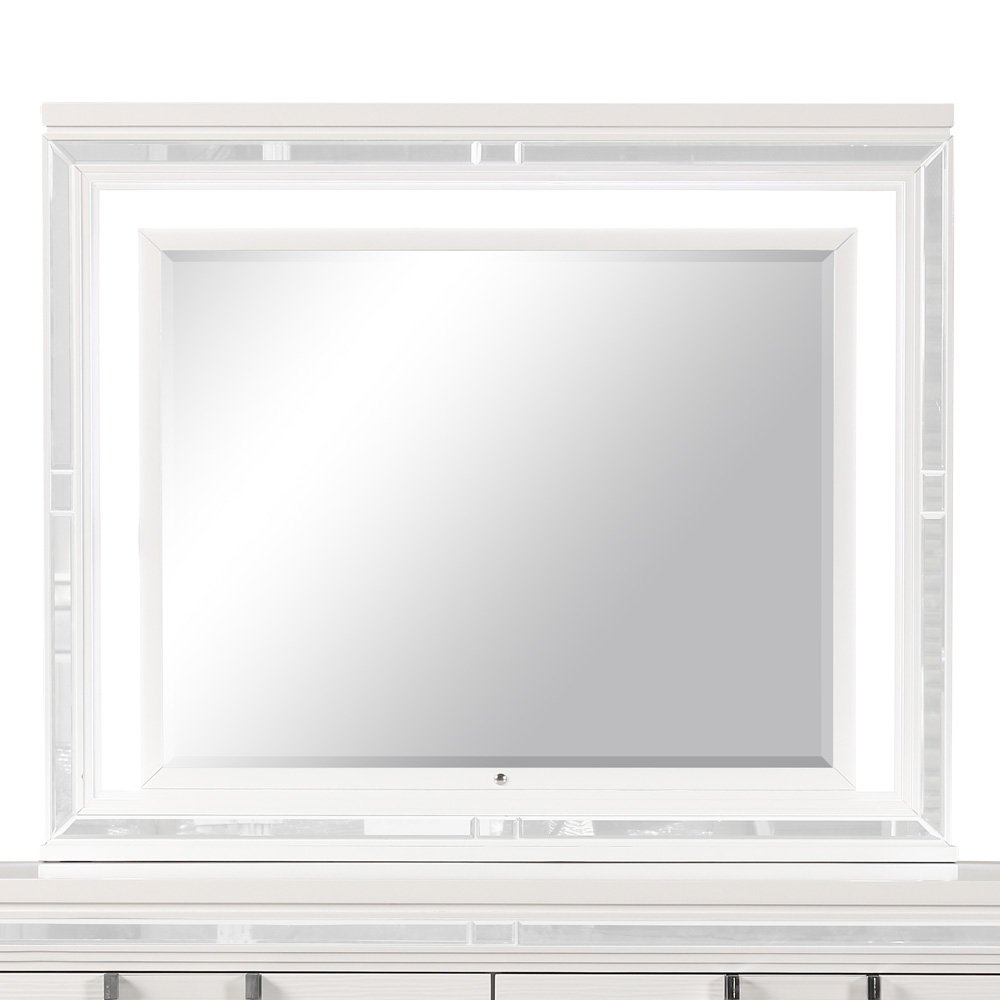 Glory Furniture Genoa Mirror, Sparkling White. Picture 1