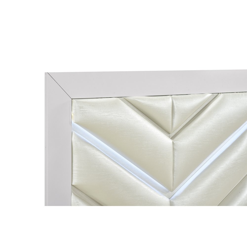 Glory Furniture Moreland Twin Bed, Sparkling White. Picture 2
