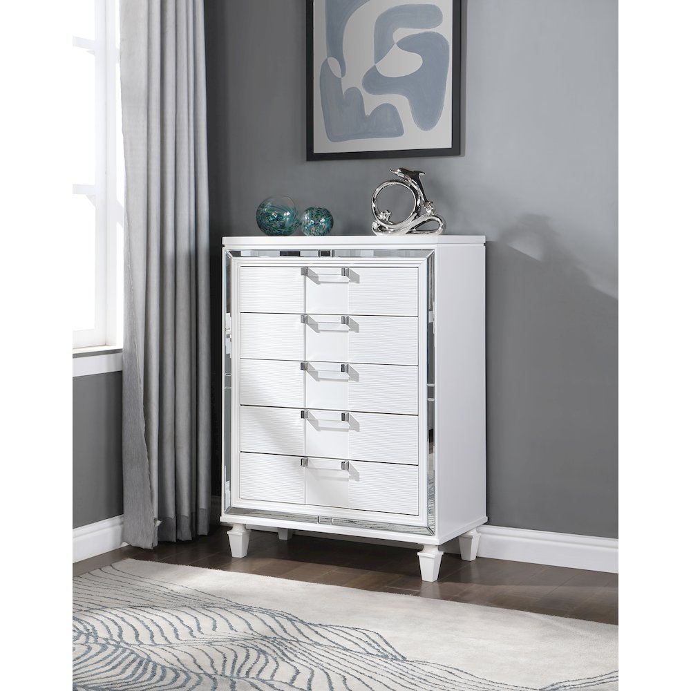 Glory Furniture Genoa Chest, Sparkling White. Picture 2