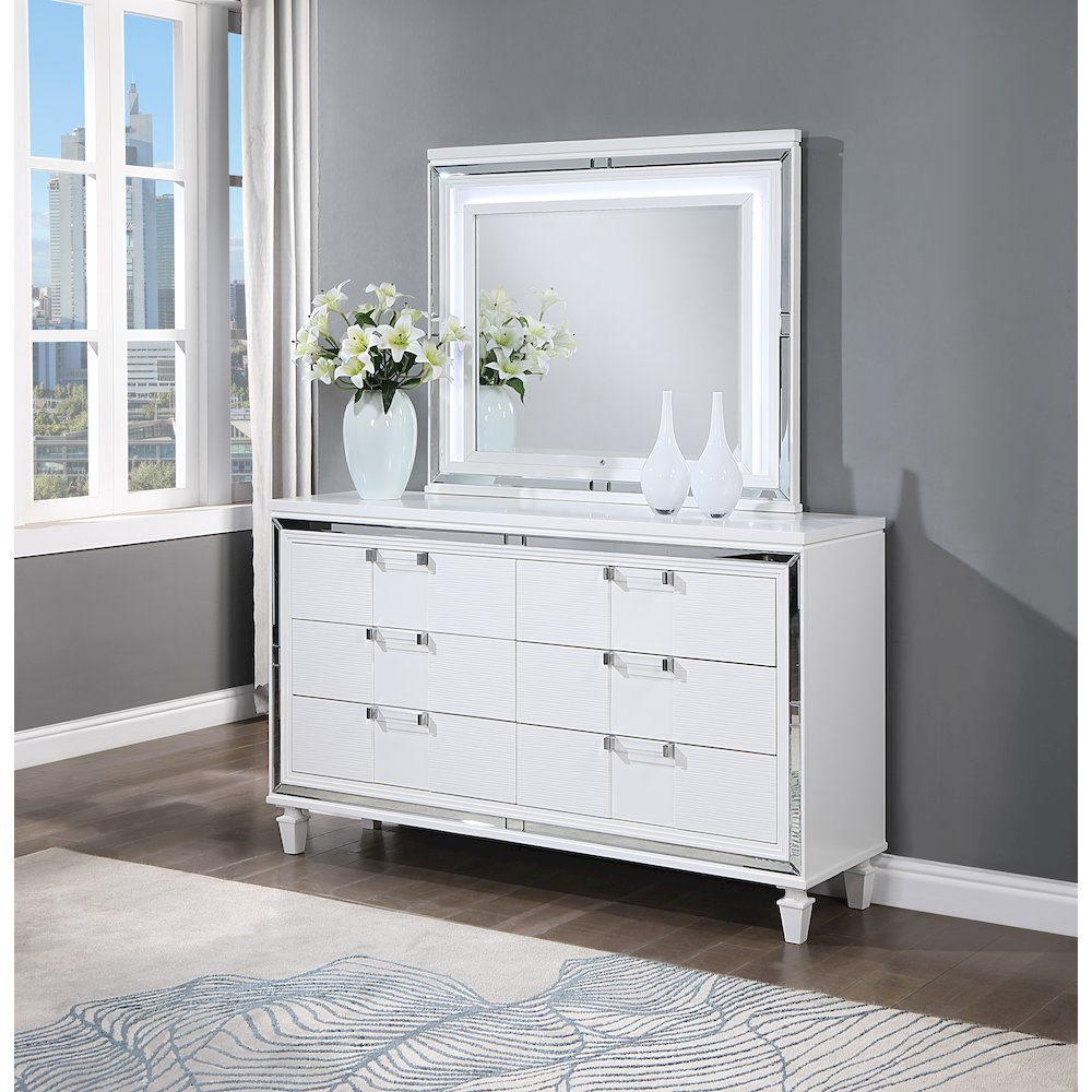 Glory Furniture Genoa Mirror, Sparkling White. Picture 6