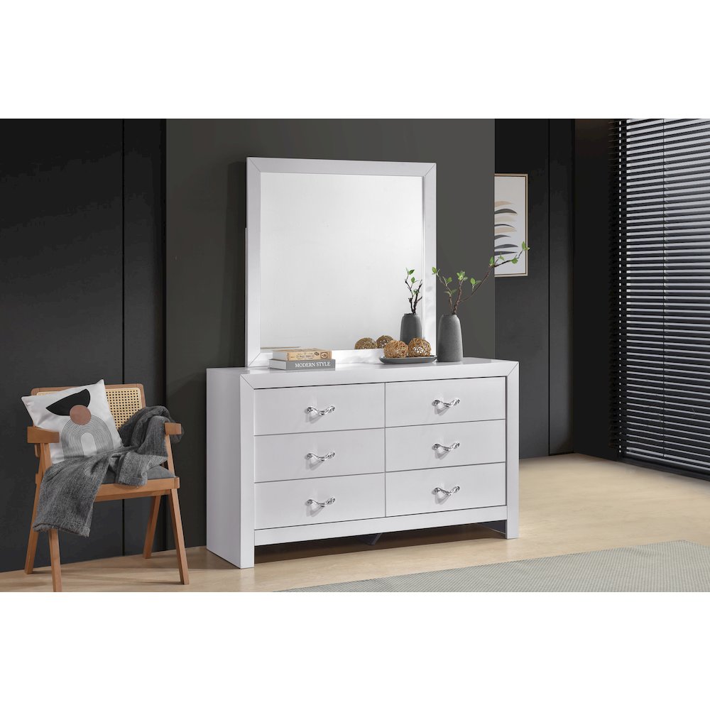 Glory Furniture Moreland Mirror, Sparkling White. Picture 7