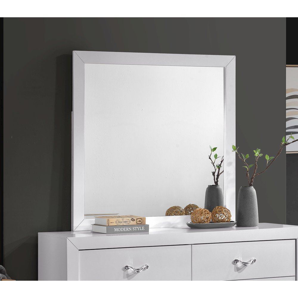 Glory Furniture Moreland Mirror, Sparkling White. Picture 2